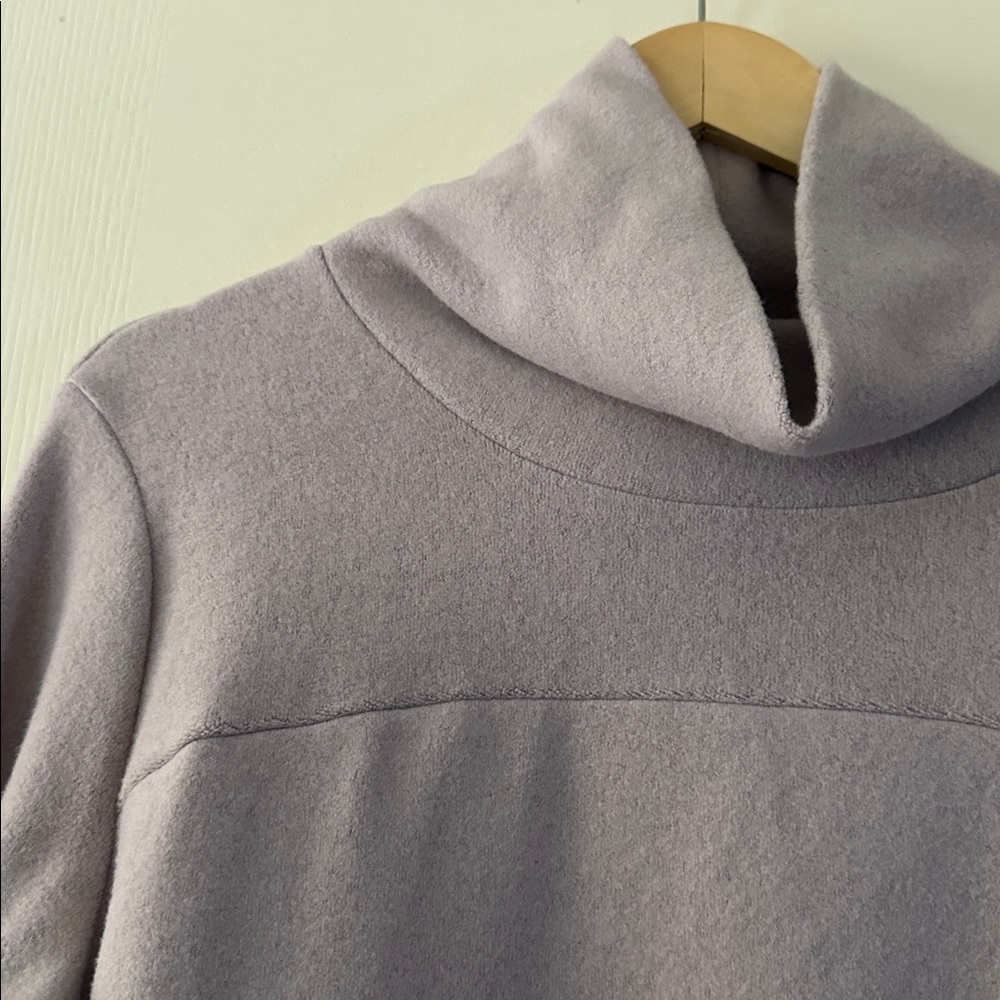 SUPER RARE!🦄 BNWT ALO Yoga Warmth Coverup M Lavender Dusk - Picture 4 of 8